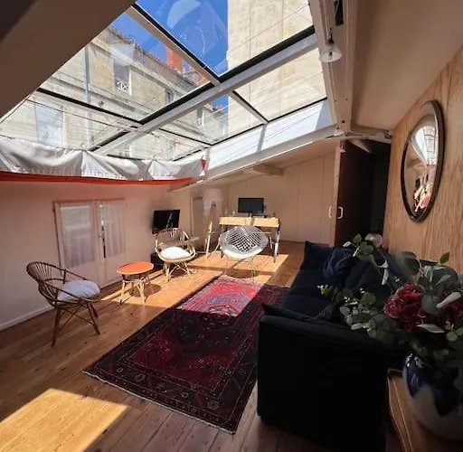 Lovely Cosy Flat דירה *